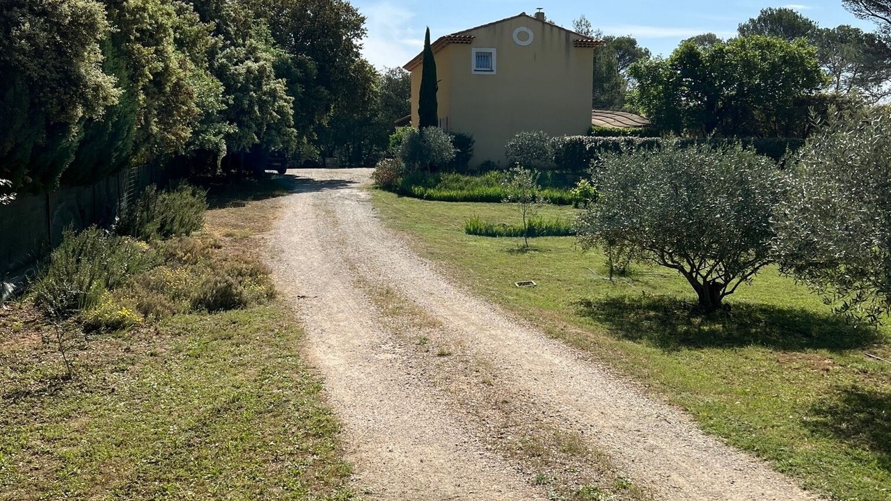 Photo of Outdoor in Jouques