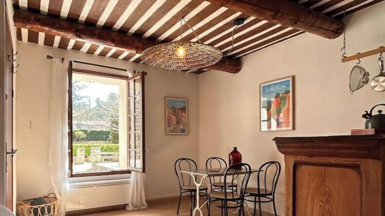 Photo of Livingroom in Rustrel