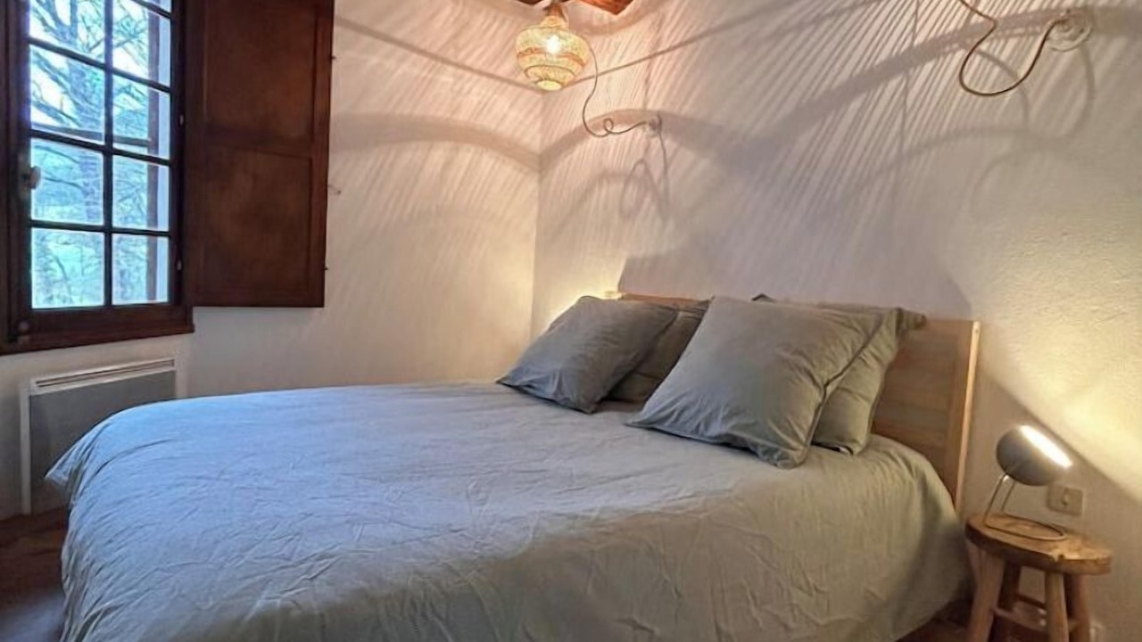 Photo of Bedroom in Rustrel