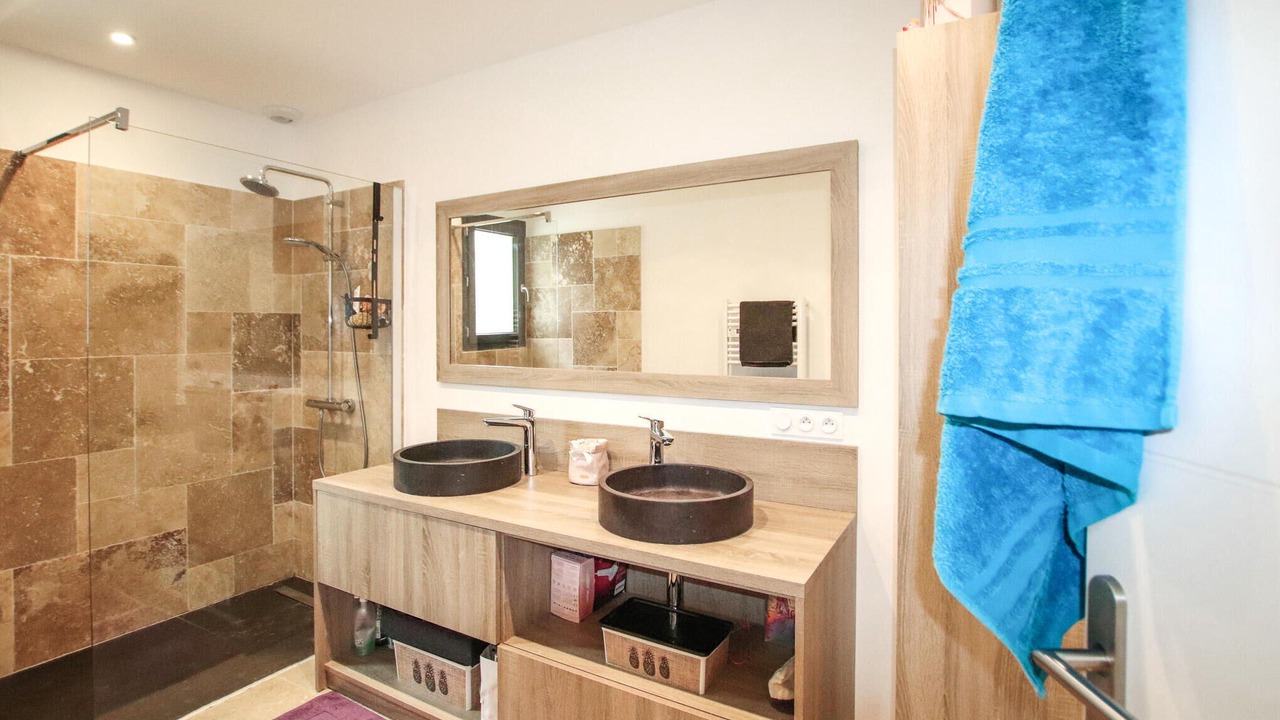 Photo of Bathroom in Caumont-sur-Durance