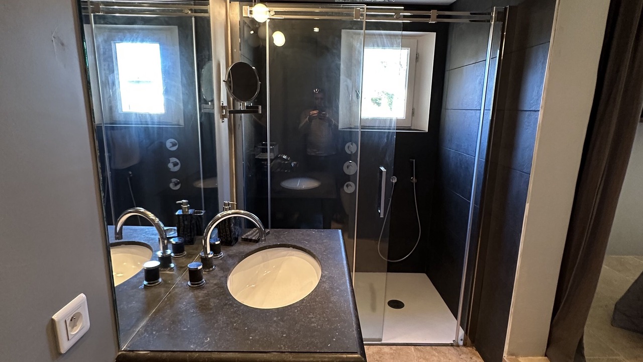 Photo of Bathroom in Bonnieux