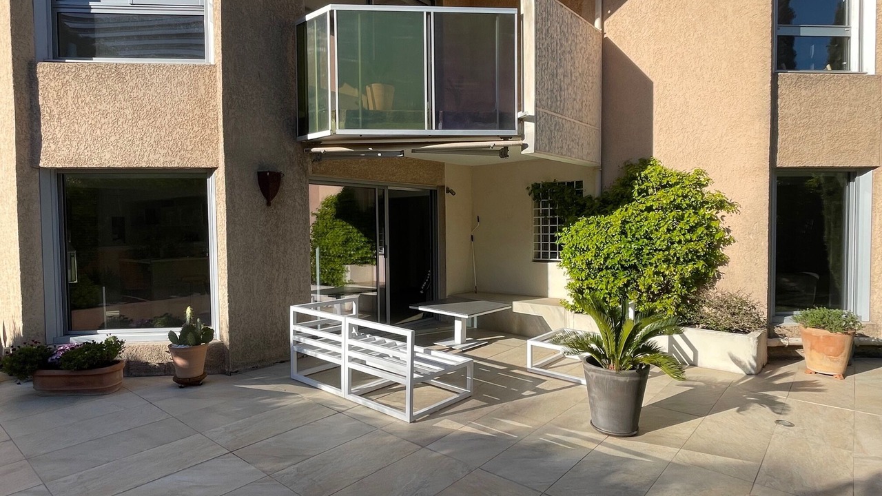 Photo of Patio Balcony in Prado-Perier
