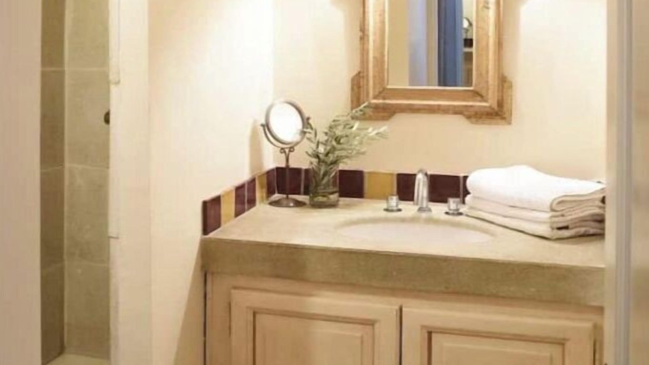 Photo of Bathroom in Menerbes
