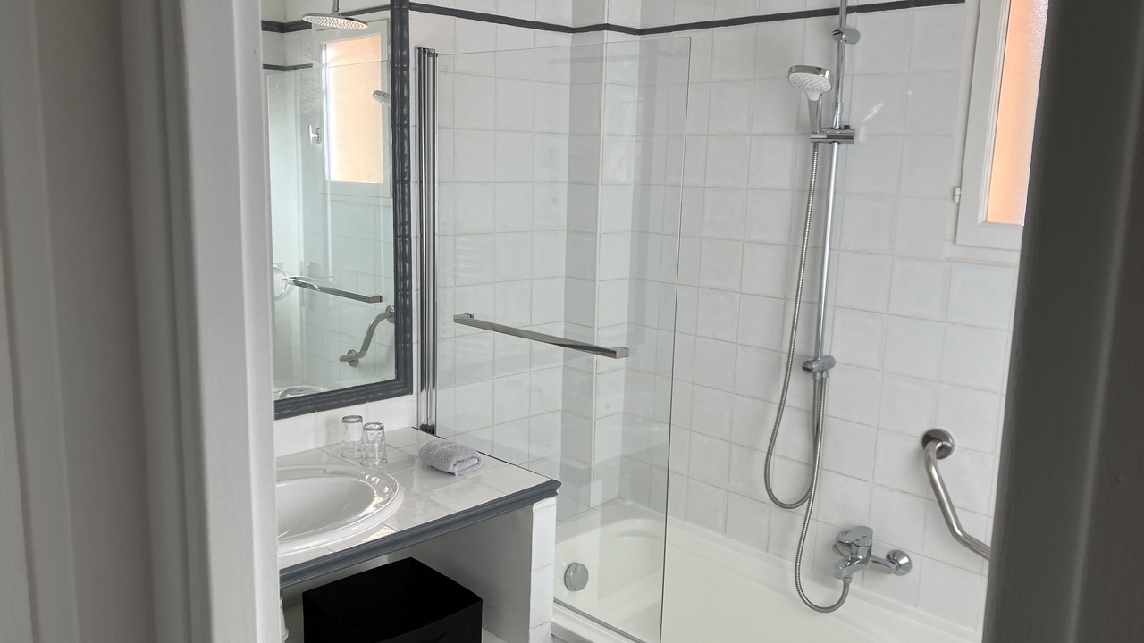 Photo of Bathroom in Roussillon