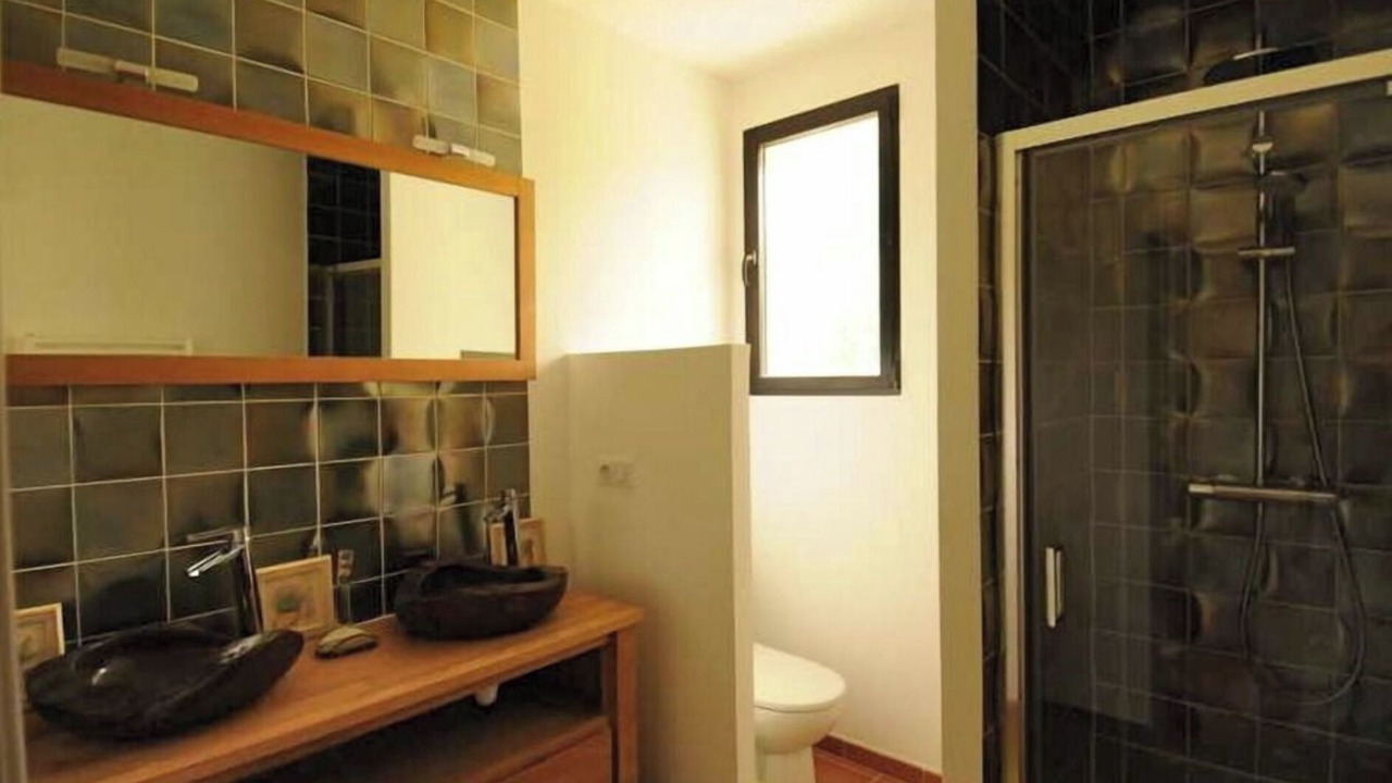 Photo of Bathroom in Lourmarin