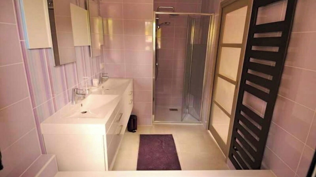 Photo of Bathroom in Lourmarin