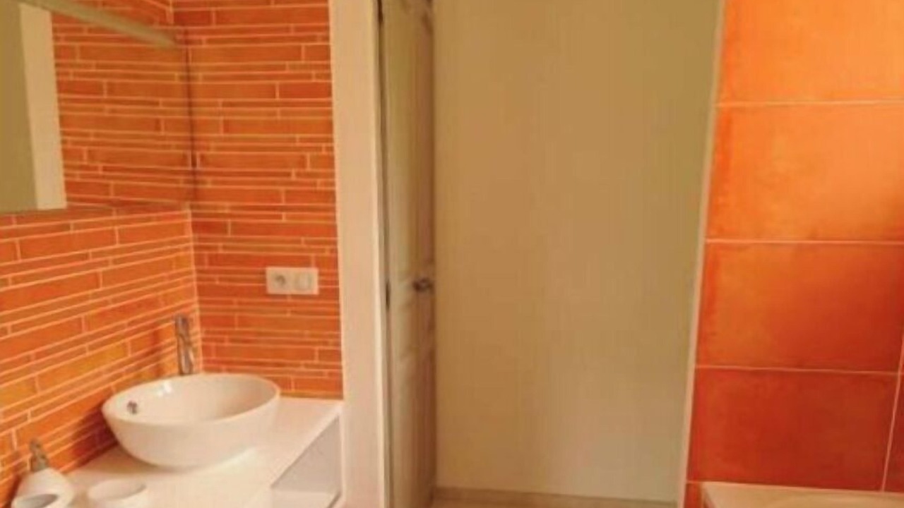 Photo of Bathroom in Lourmarin