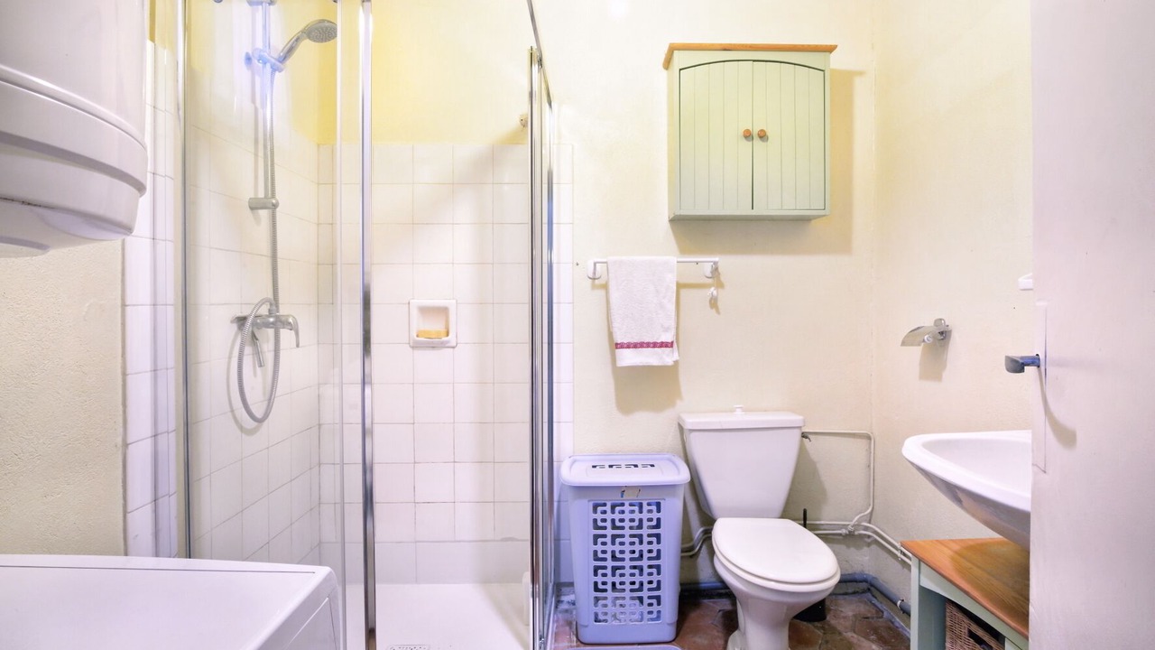 Photo of Bathroom in Saint-Martin-de-Castillon
