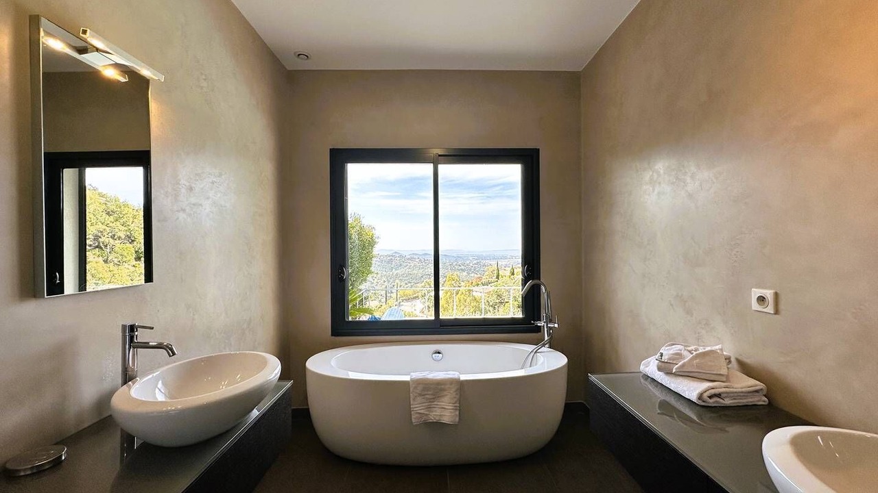 Photo of Bathroom in La Londe-les-Maures