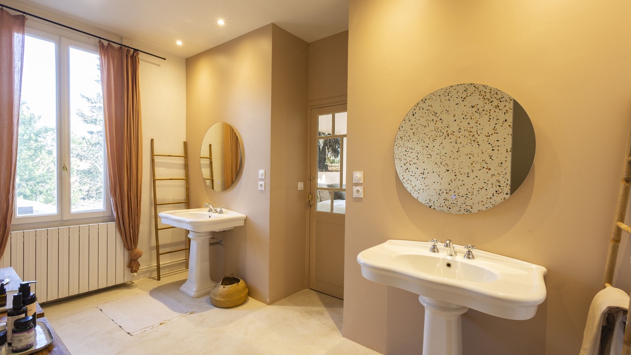Photo of Bathroom in Molleges