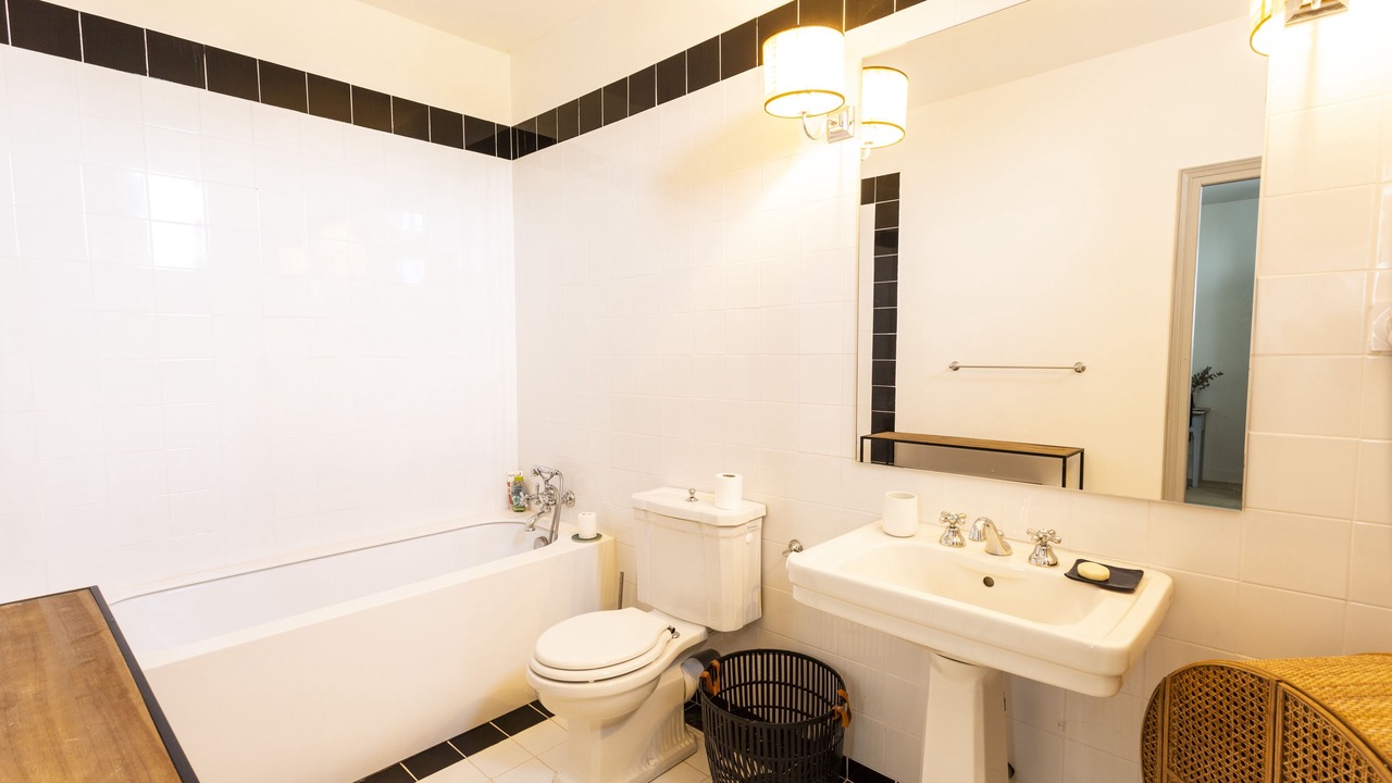 Photo of Bathroom in Molleges