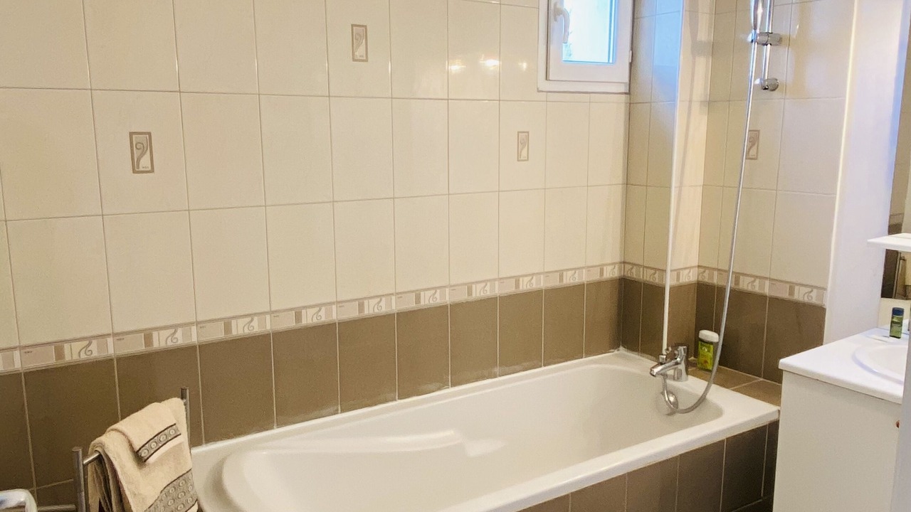 Photo of Bathroom in Plan-d'Aups-Sainte-Baume