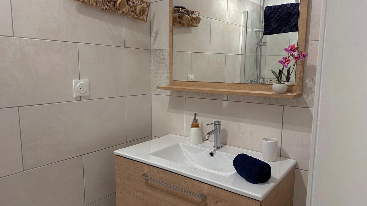 Photo of Bathroom in Baille