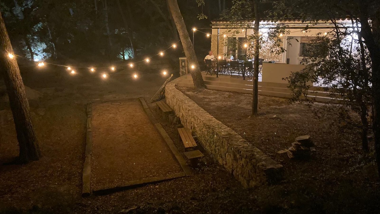 Photo of Patio Balcony in Eguilles