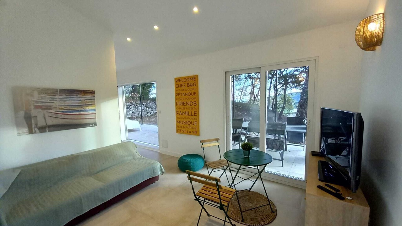Photo of Livingroom in Eguilles