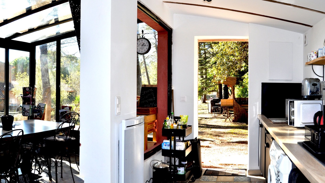 Photo of Kitchen in La Roquebrussanne
