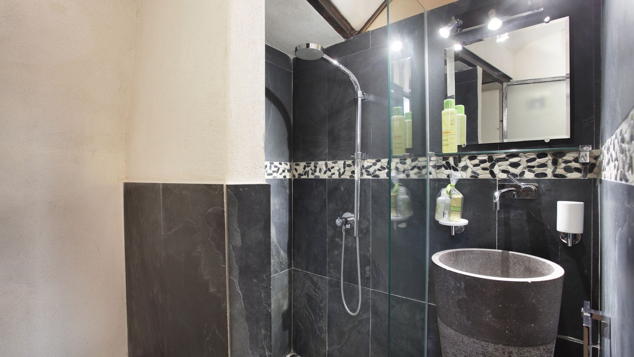 Photo of Bathroom in Saint-Cannat