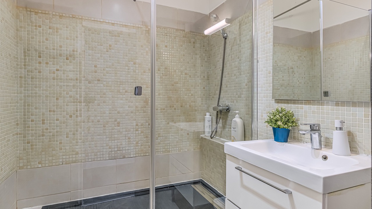 Photo of Bathroom in Les Grands Carmes