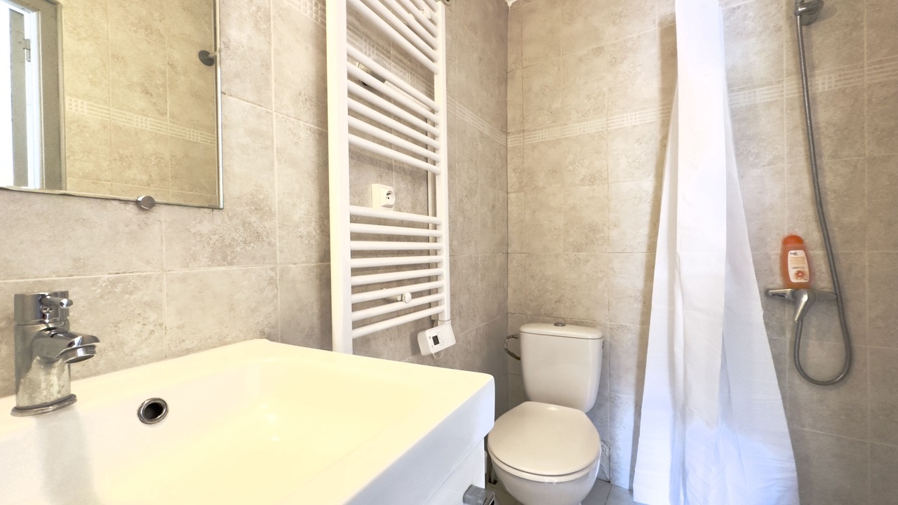 Photo of Bathroom in Remoulins