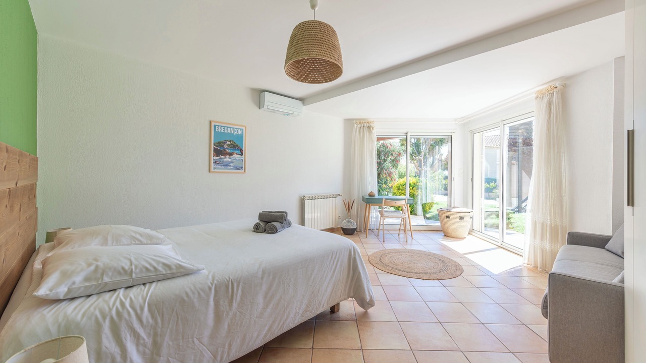 Photo of Bedroom in Miramar