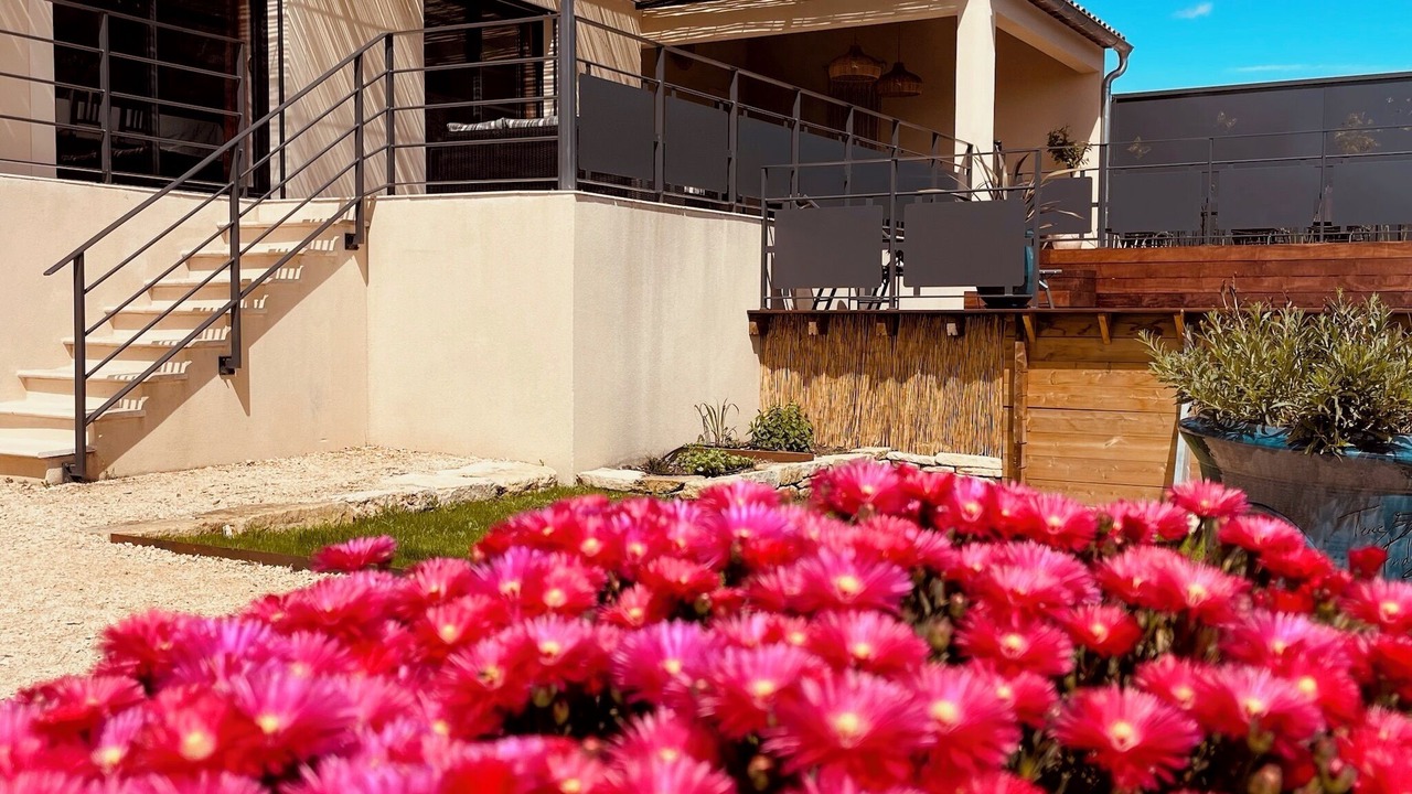 Photo of Outdoor in Lioux