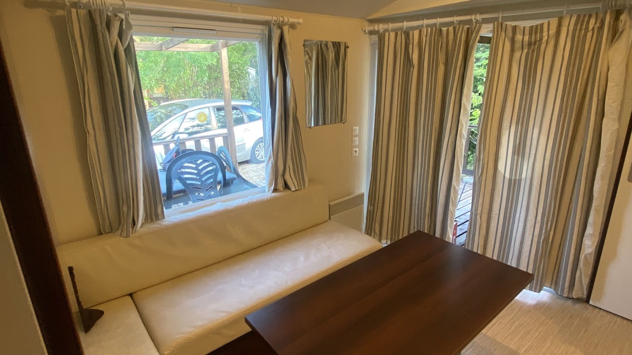 Photo of Livingroom in La Roque-d'Antheron