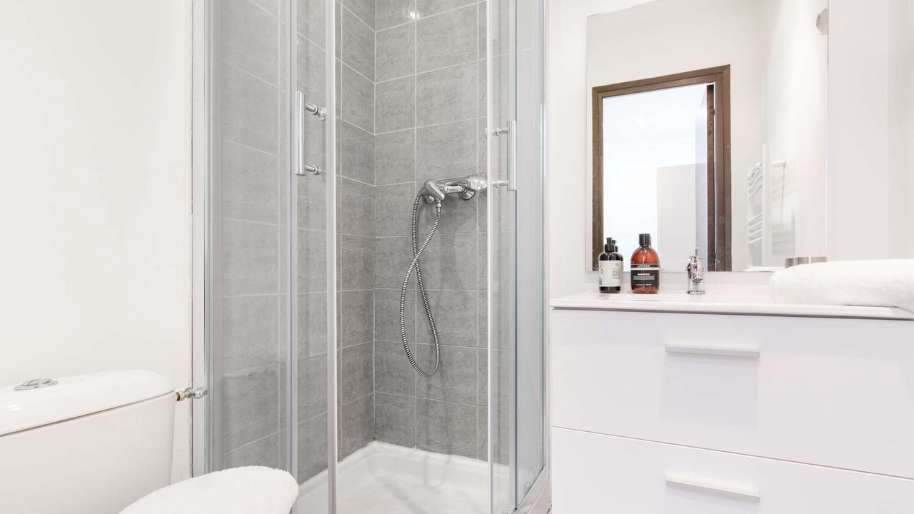 Photo of Bathroom in 4th Arrondissement