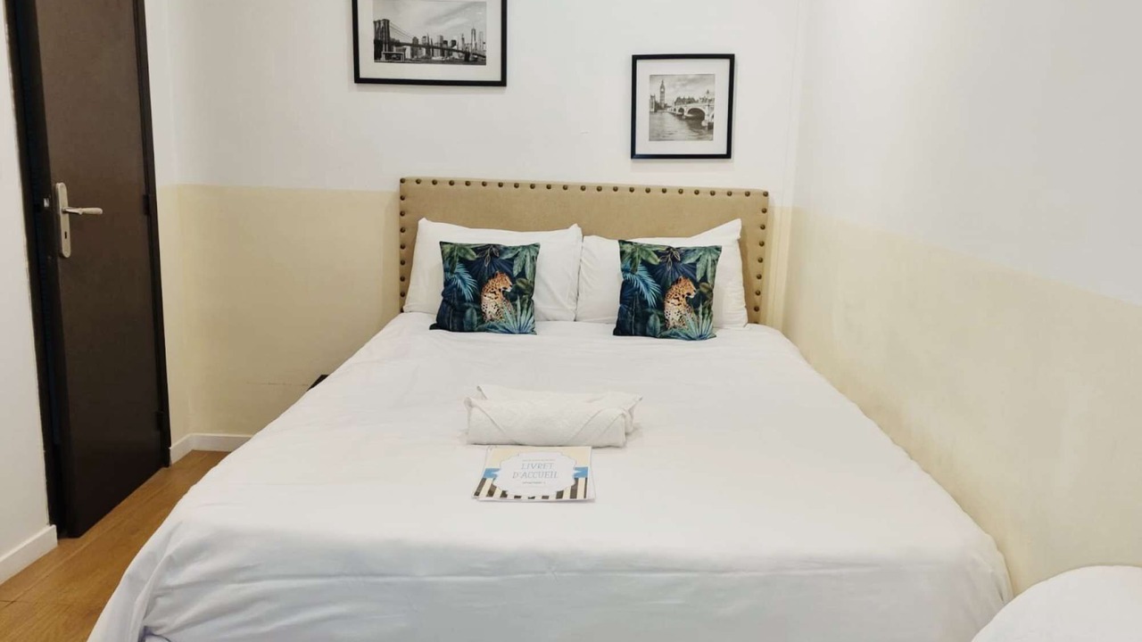 Photo of Bedroom in 4th Arrondissement