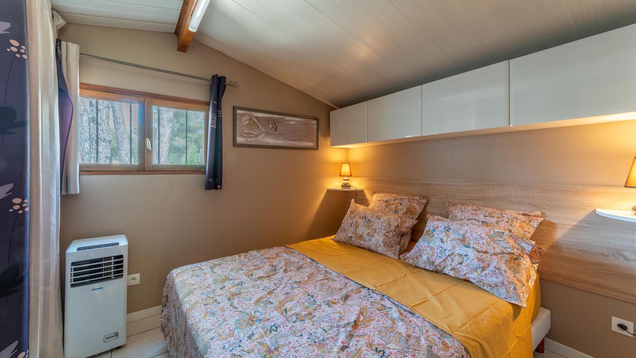 Photo of Bedroom in Venasque