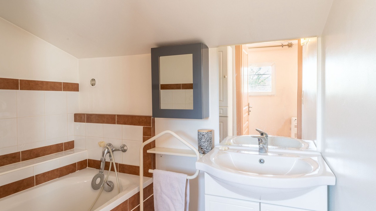 Photo of Bathroom in Venasque