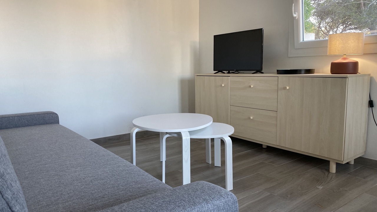 Photo of Livingroom in Saint-Mitre-les-Remparts