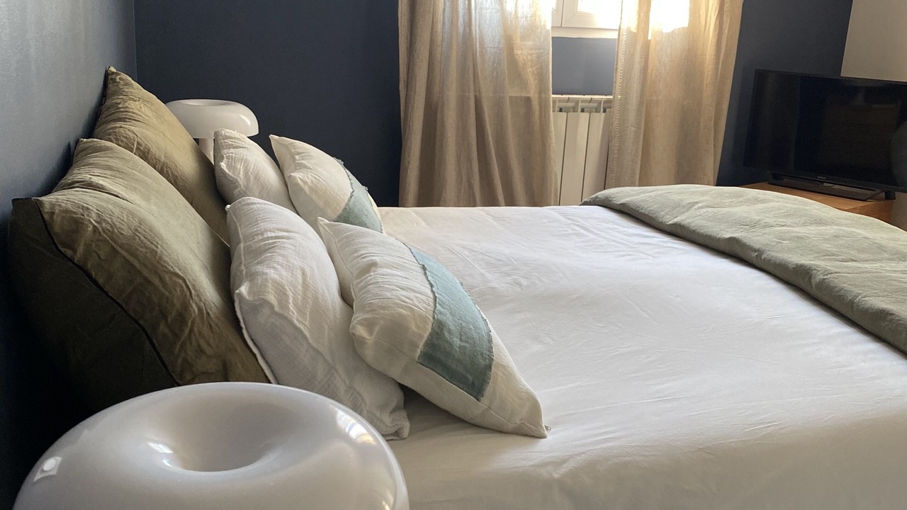 Photo of Bedroom in Entraigues-sur-la-Sorgue