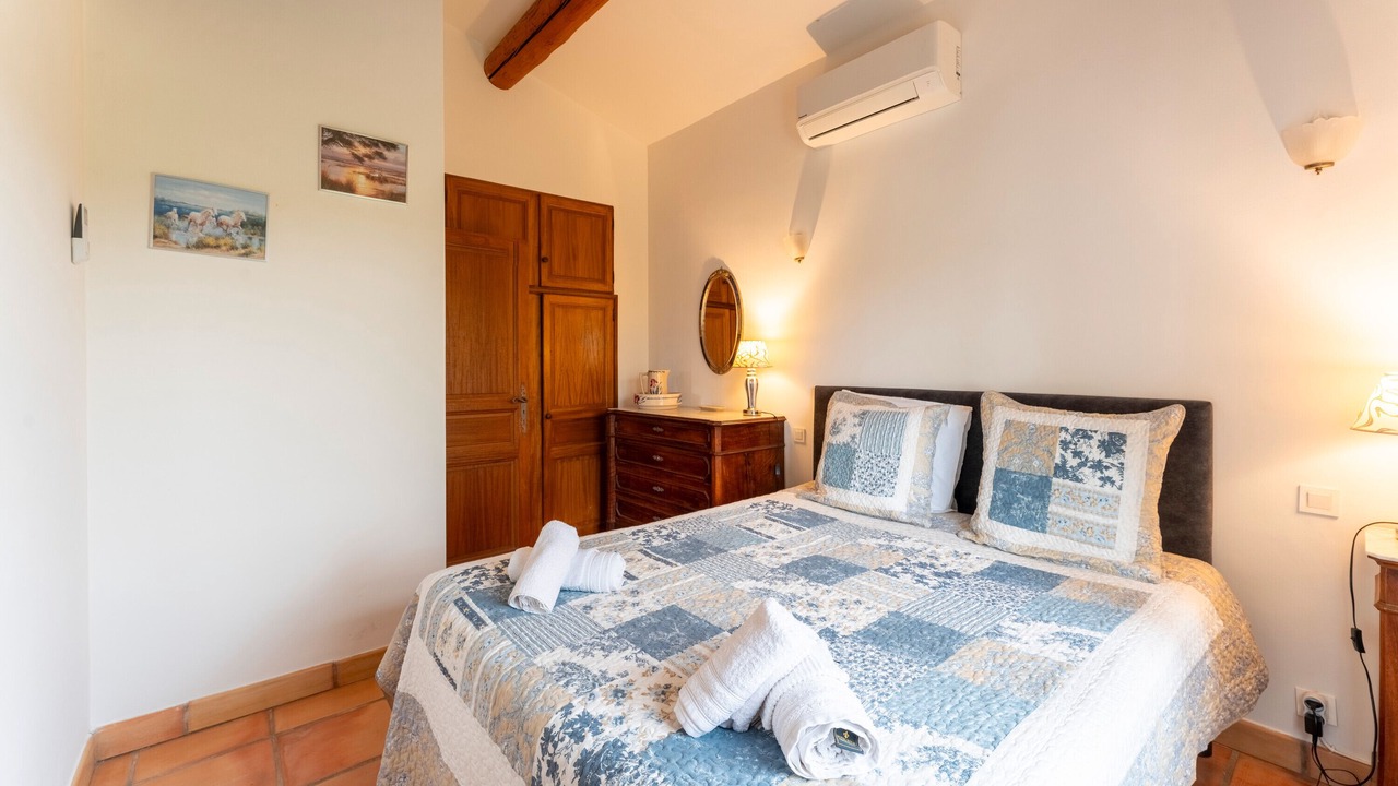 Photo of Bedroom in Saint-Etienne-du-Gres