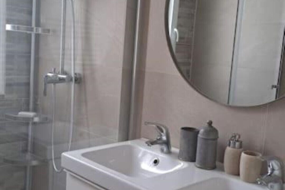 Photo of Bathroom in Montfavet