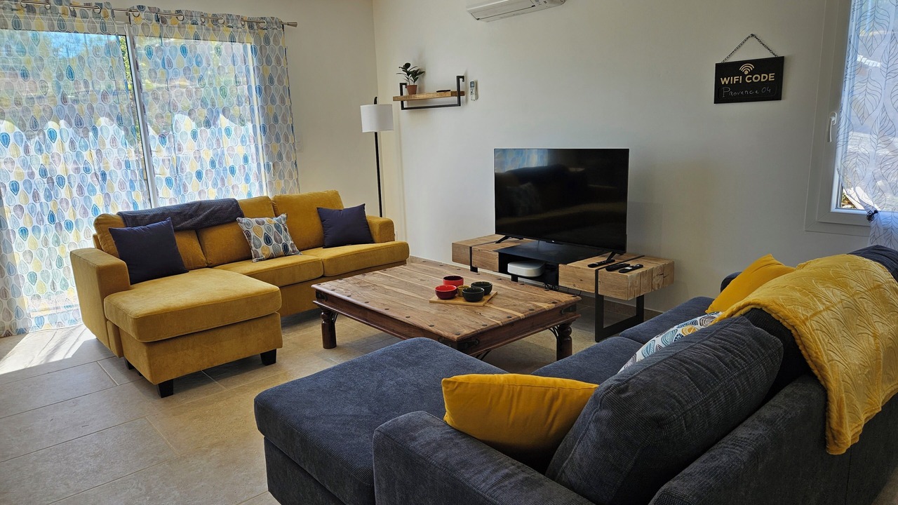 Photo of Livingroom in Sainte-Tulle