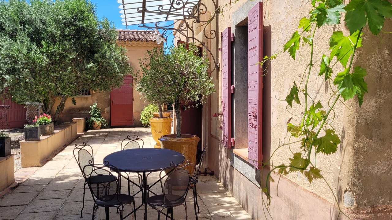 Photo of Outdoor in Cabries