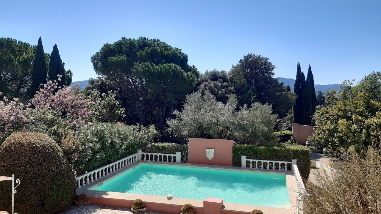 Photo of Outdoor in Roaix