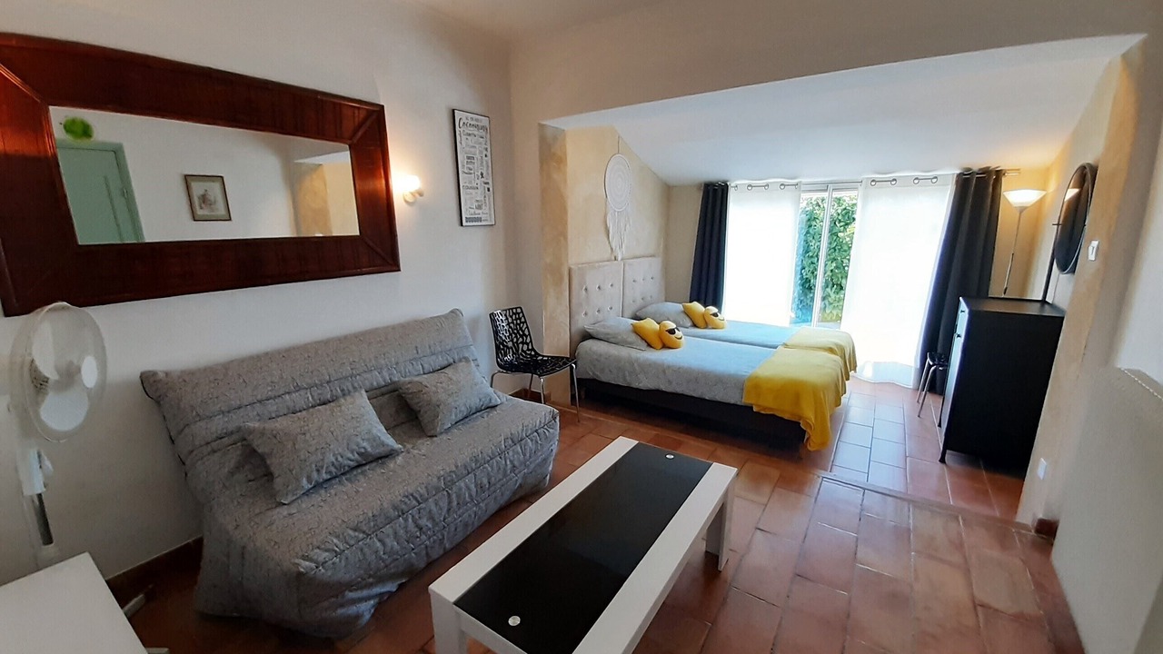 Photo of Bedroom in Roaix
