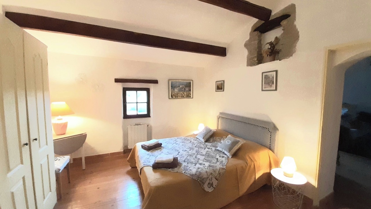 Photo of Bedroom in Roaix