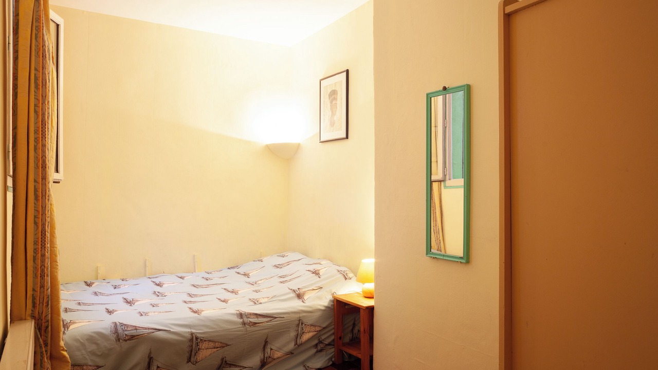 Photo of Bedroom in Noailles