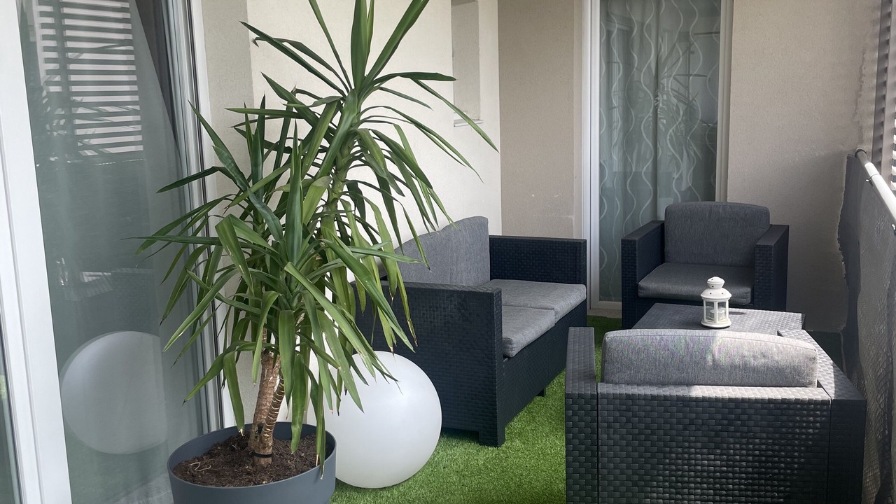 Photo of Patio Balcony in Montfavet
