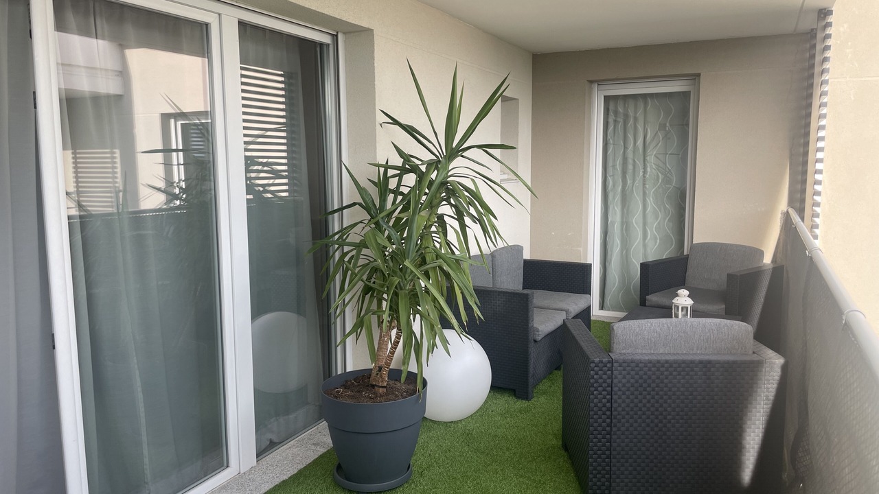 Photo of Patio Balcony in Montfavet
