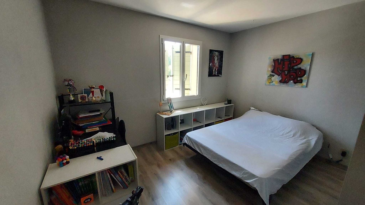 Photo of Bedroom in Saint-Cannat