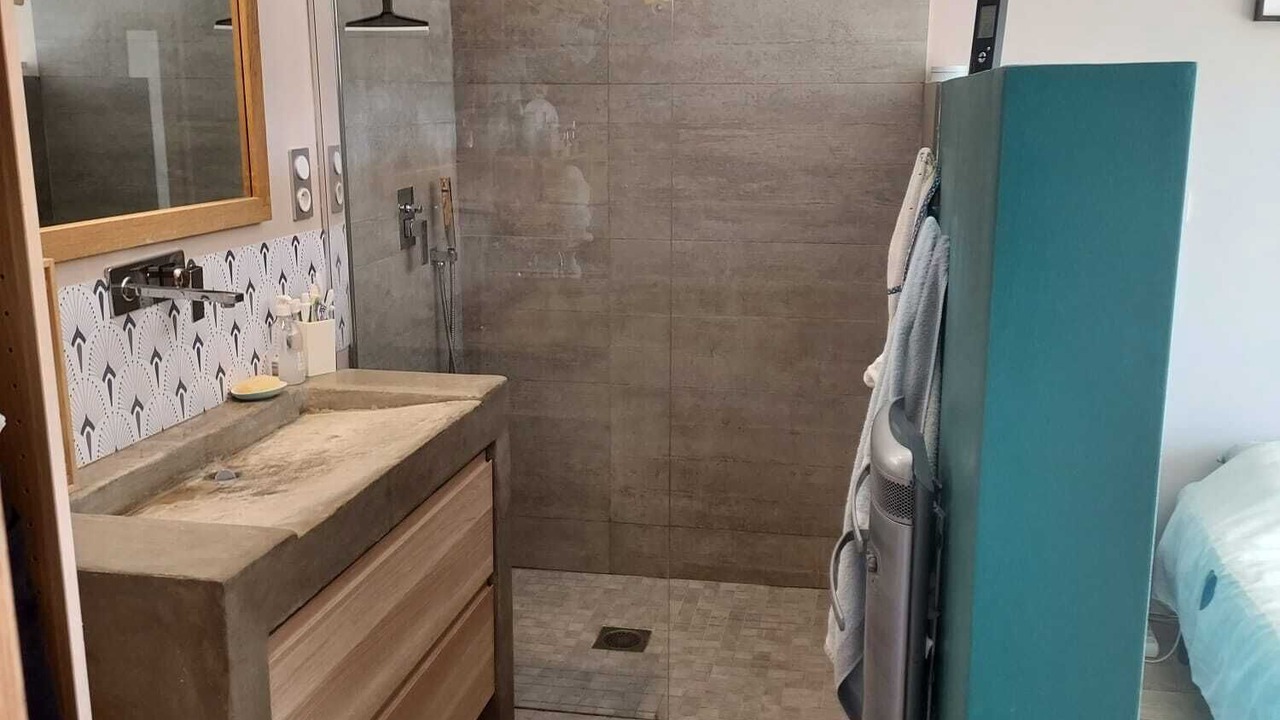 Photo of Bathroom in Saint-Cannat