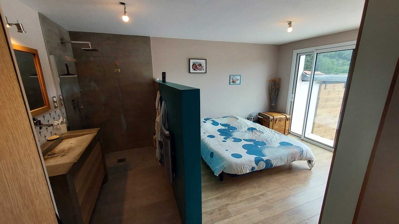 Photo of Bedroom in Saint-Cannat