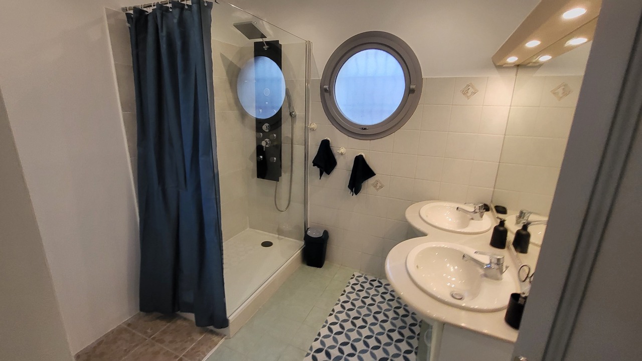 Photo of Bathroom in Saint-Victoret