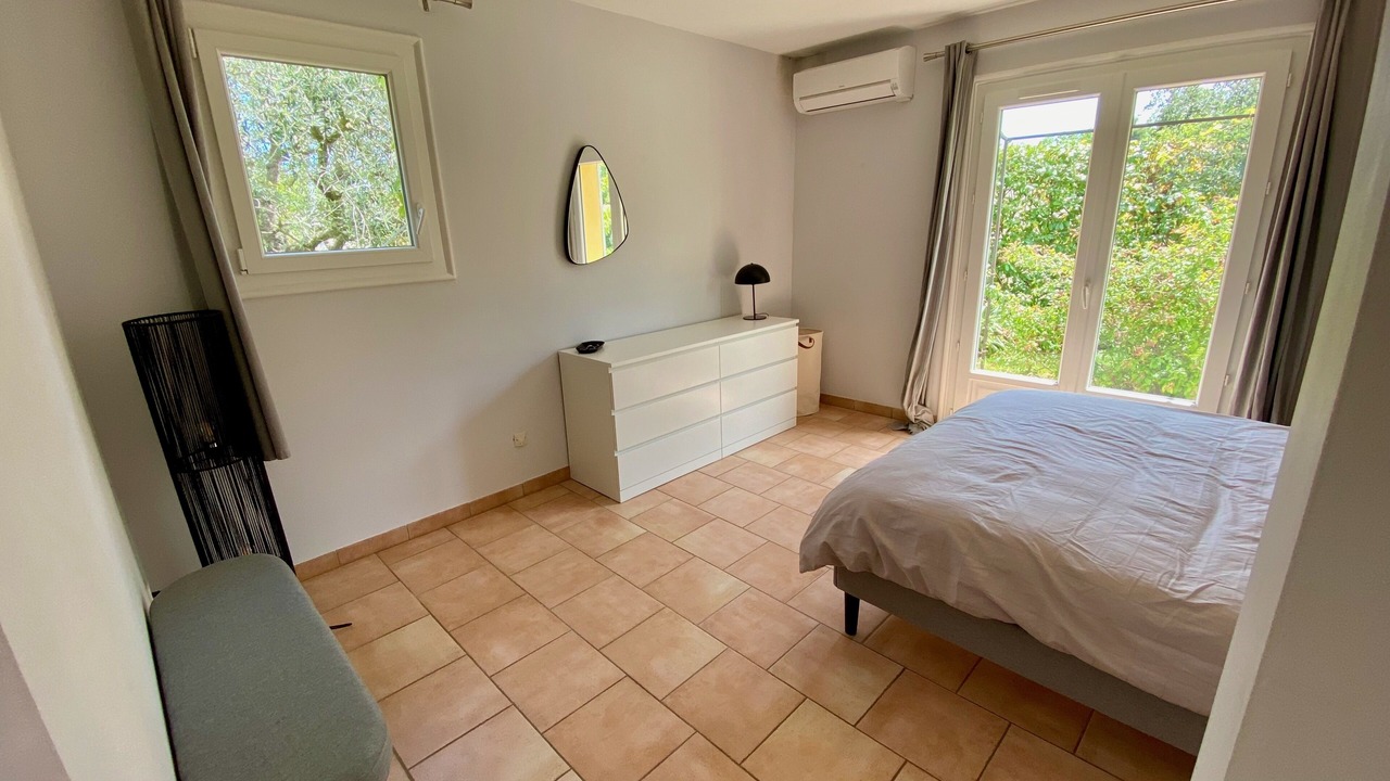 Photo of Bedroom in Saint-Cezaire-sur-Siagne