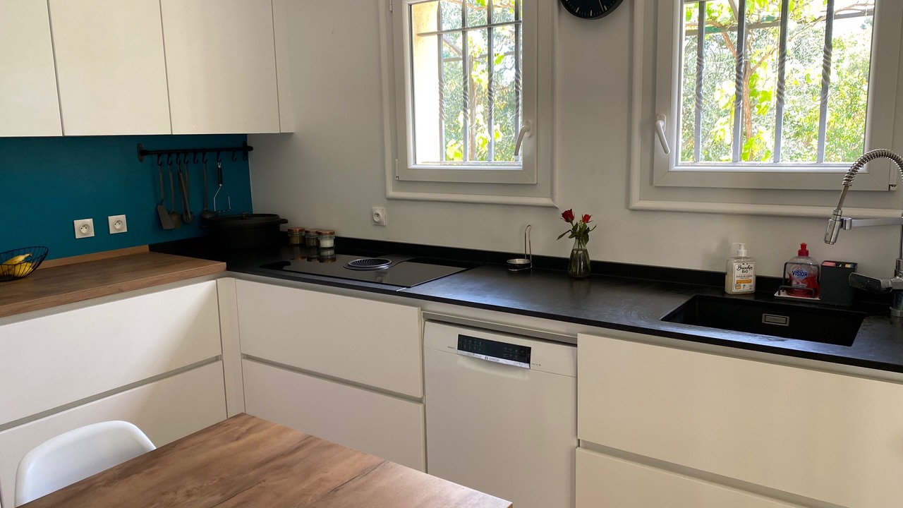 Photo of Kitchen in Saint-Cezaire-sur-Siagne