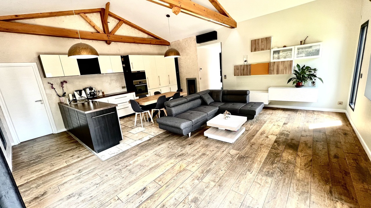 Photo of Livingroom in Pelissanne