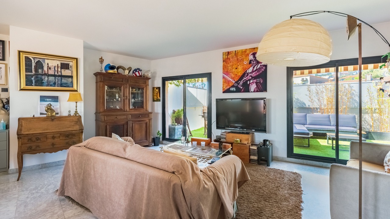 Photo of Livingroom in Perier